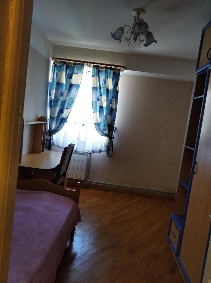 3 Room Apartment In Small Center Of Yerevan Exterior photo