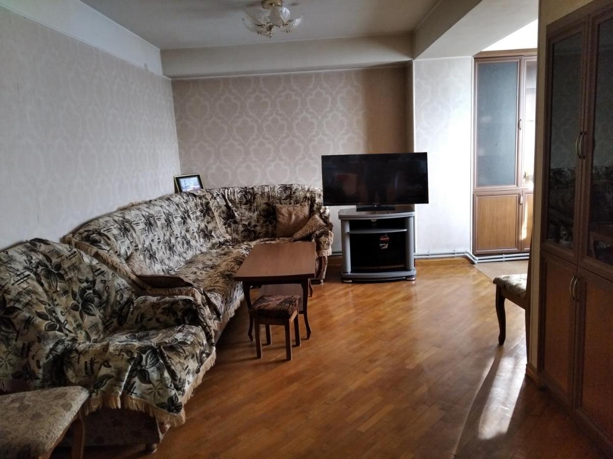 3 Room Apartment In Small Center Of Yerevan Exterior photo