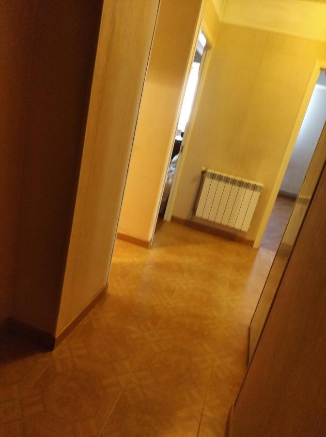 3 Room Apartment In Small Center Of Yerevan Exterior photo